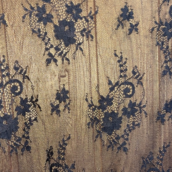 Victoria's Secret Bell Sleeve Sheer Floral Blouse - Picture 4 of 8